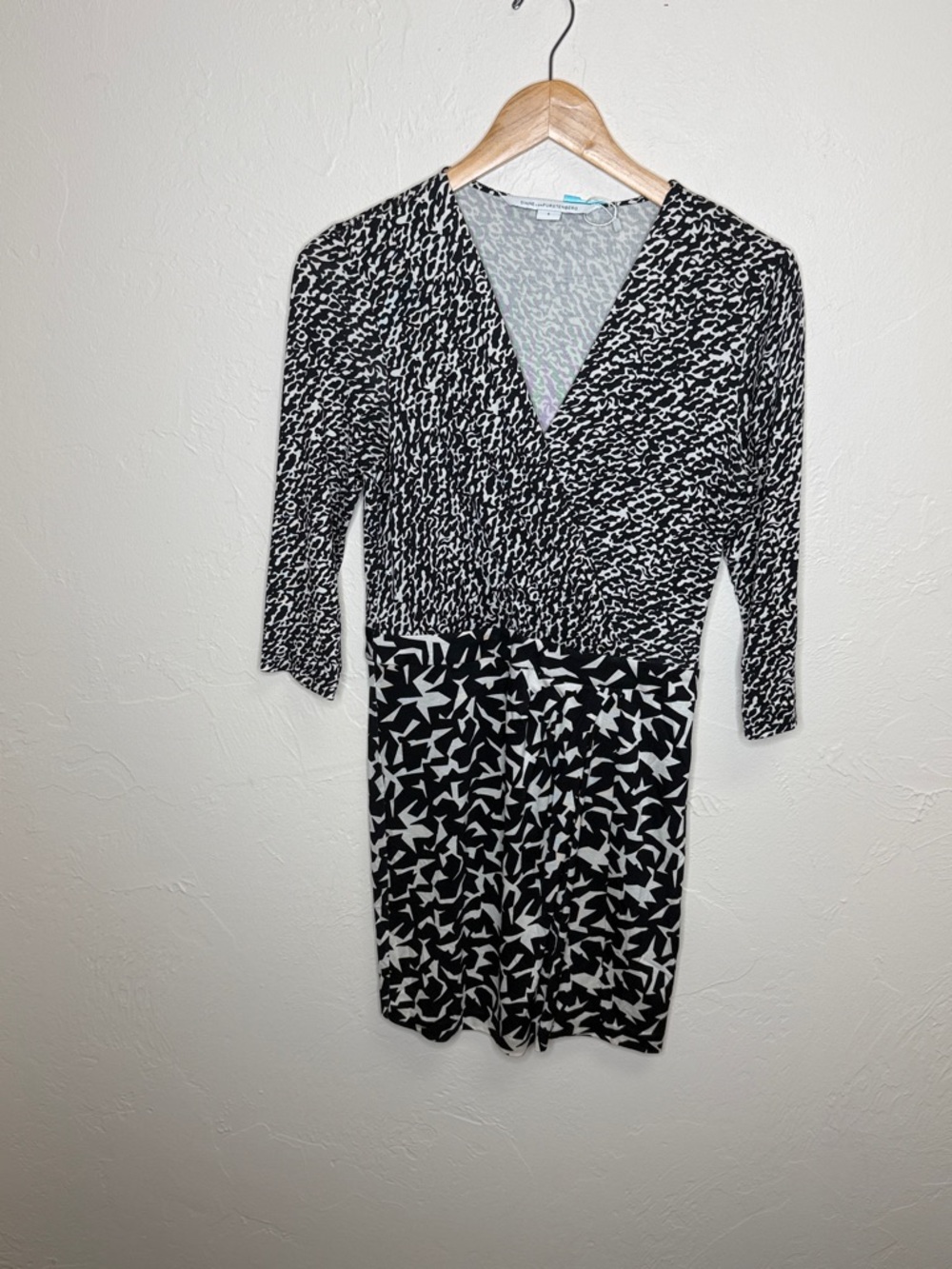 Diane Von Furstenberg Black and White Long Sleeve V-Neck Wrap Dress